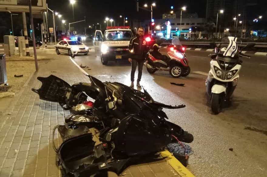 בן 25 החליק עם אופנוע סמוך למחלף שעריה - נפצע באורח קשה