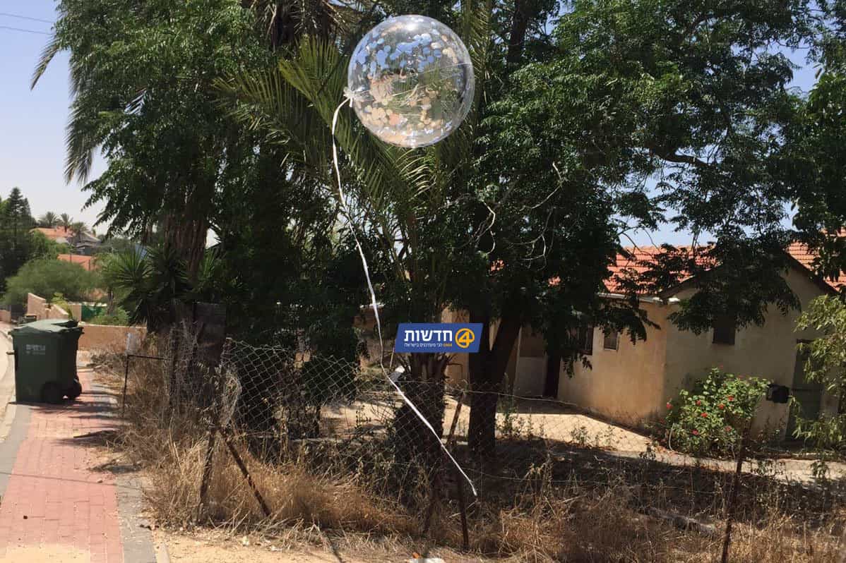 פרסום ראשון: מאבטח בגן ילדים זיהה בלון החשוד כבלון תבערה באוויר וירה בו