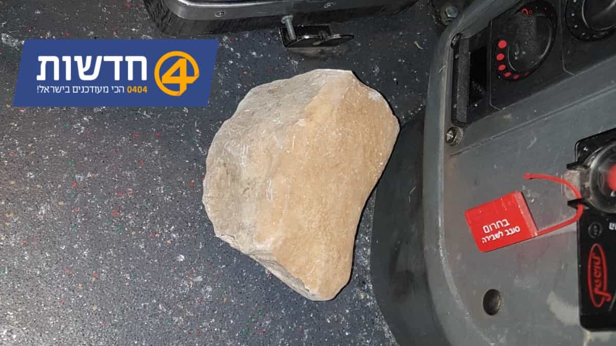 טרור מסביב לשעון: נזק לכלי רכב בפיגועי אבנים ותבערה בבירתנו