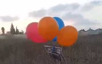 רגע לפני ההסדרה ההזויה: חמאס ממשיך לשגר בלוני תבערה לארצנו