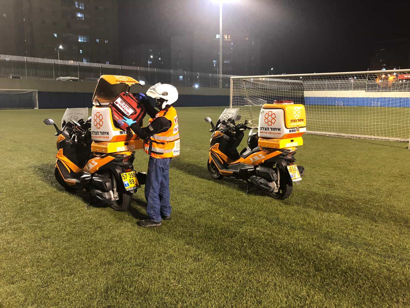 כדורגלן התמוטט לאחר שנפצע בראשו במהלך אימון במגרש אשקלון