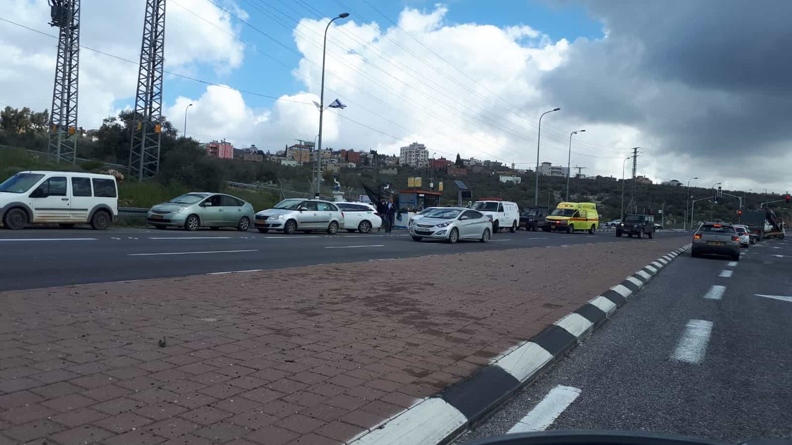 הרוג ופצועים בפיגוע ירי שביצע מחבל בצמתים אריאל וגיתי באמצעות נשק שחטף - מצוד מתנהל אחריו