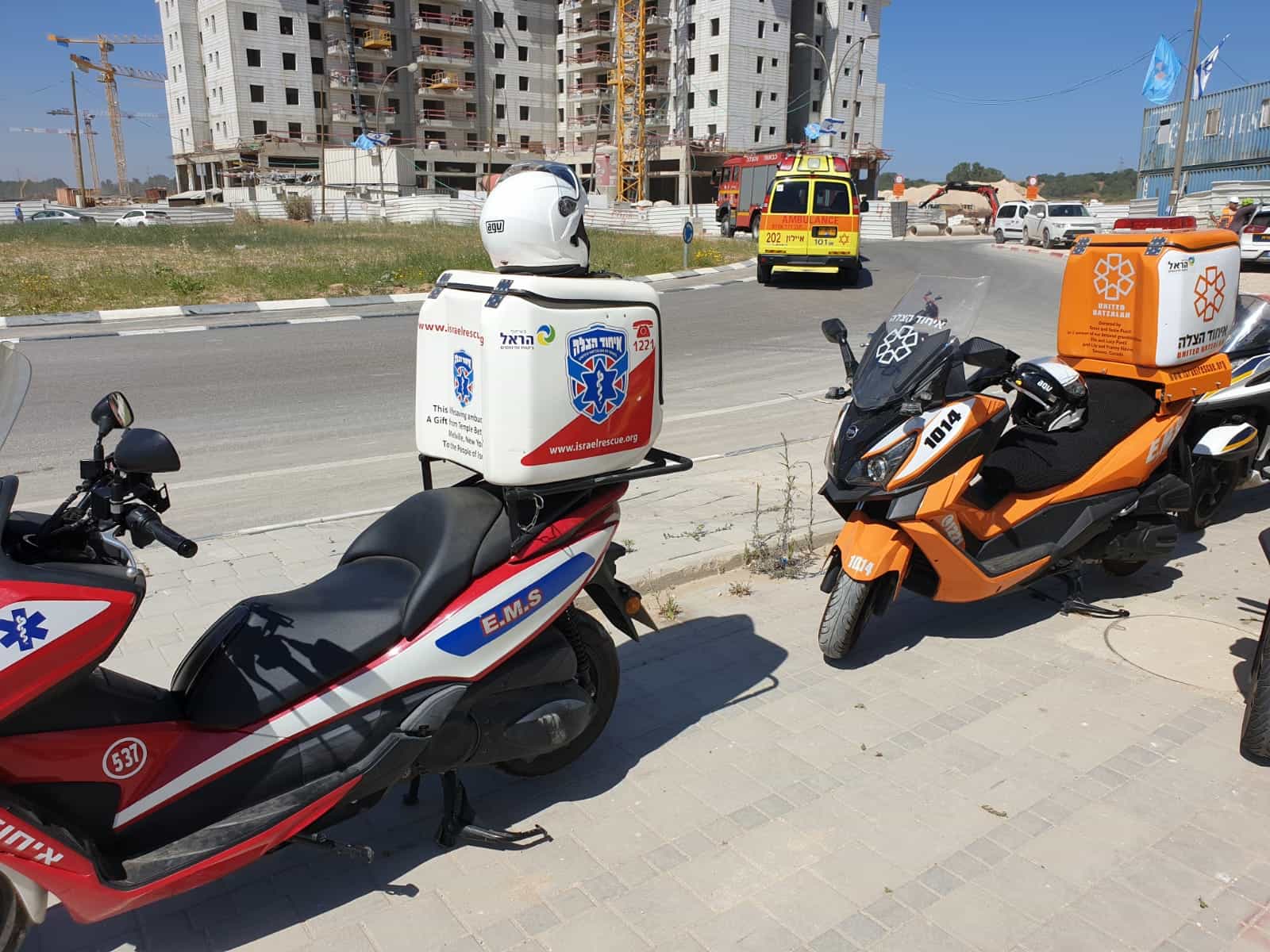 אסון קריסת המנוף ביבנה: 4 חשודים שוחררו למעצר בית. אחד ההרוגים: גיל חזאזי, בן 51 מחדרה