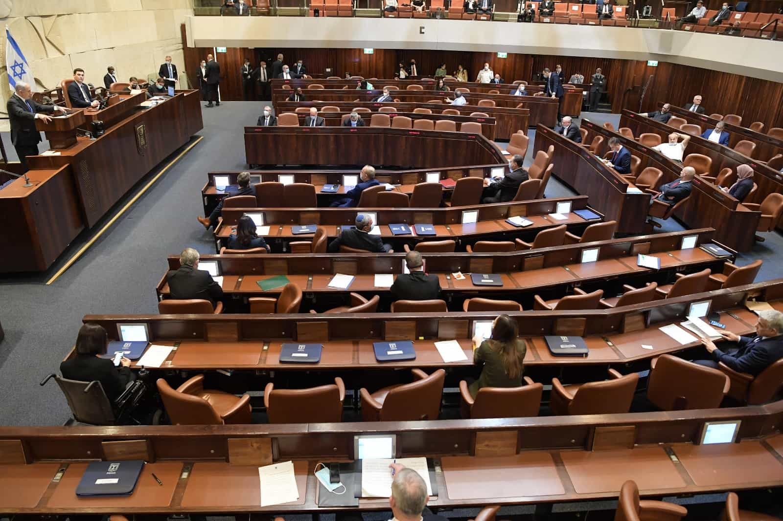 מקימים ממשלה | נתניהו: "אמשיך בעשייה סביב השעון למען המדינה". גנץ: "תם המשבר הפוליטי הגדול בתולדות ישראל"