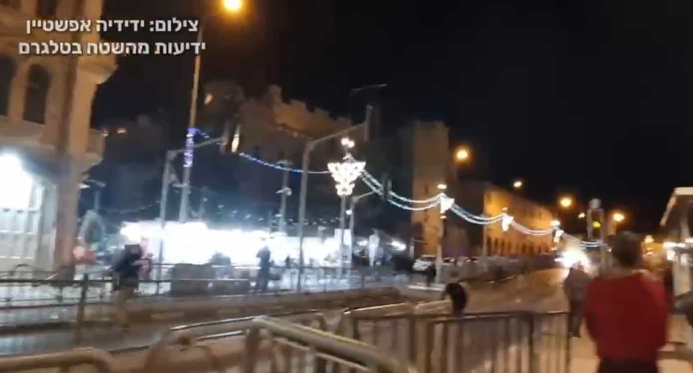 התפרעויות הערבים ברחבי ירושלים: עשרות אבנים ובקבוקים הושלכו לעבר עוברי אורח יהודים | צפו בתיעוד