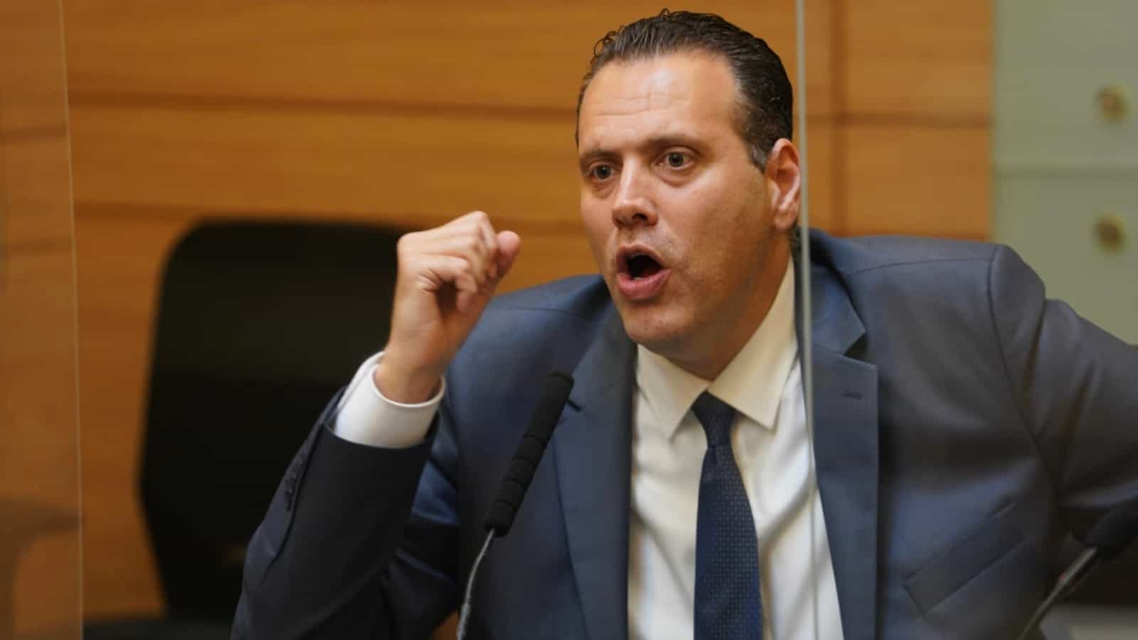 השר מיקי זוהר מזהיר: ״זוהי אזעקת אמת! אנחנו כפסע מממשלת שמאל וערבים״
