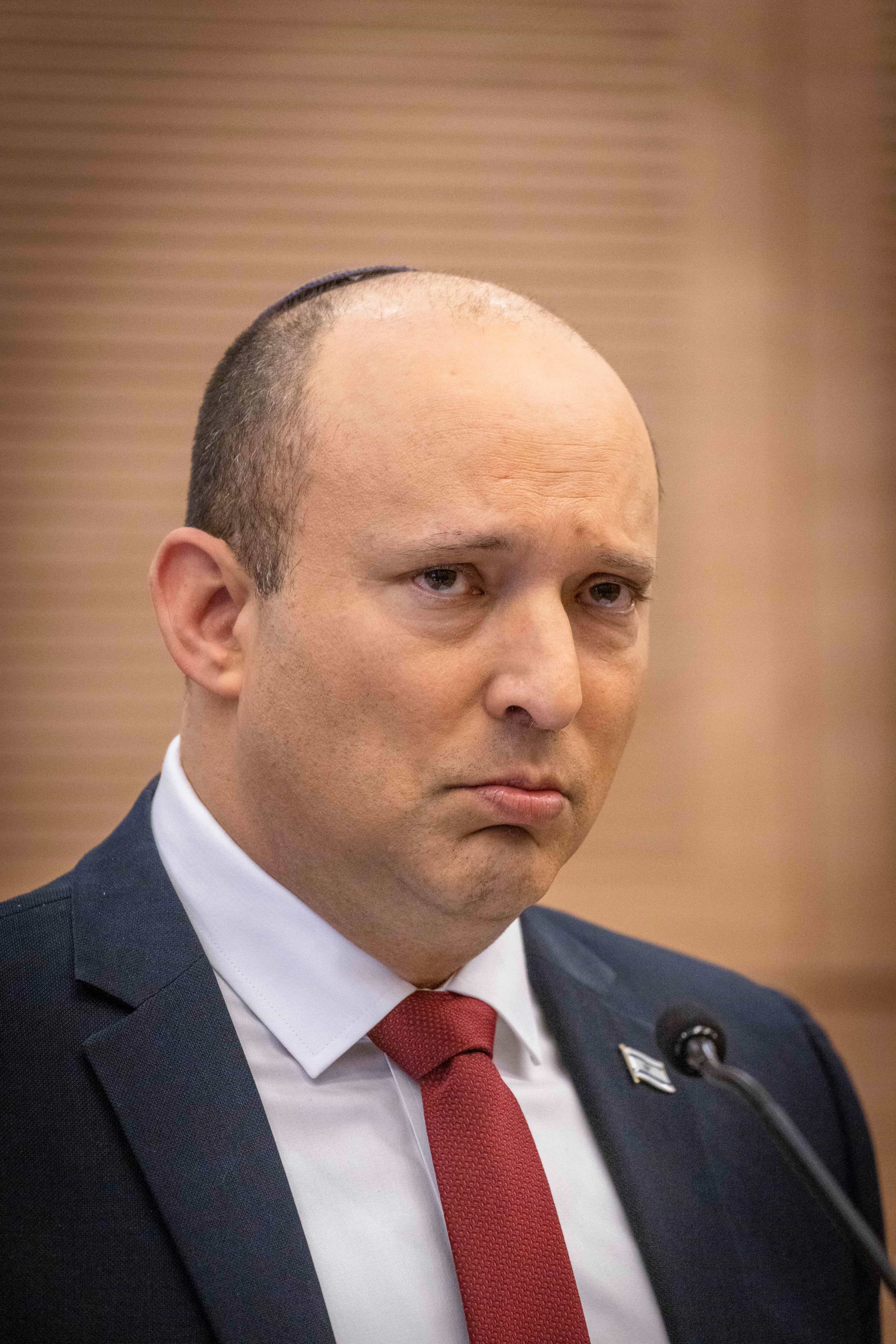 בנט השקרן: הליכוד לא מעביר כסף לשיפוץ איצטדיון קריית שמונה. ראש העיר: הכסף הועבר מזמן