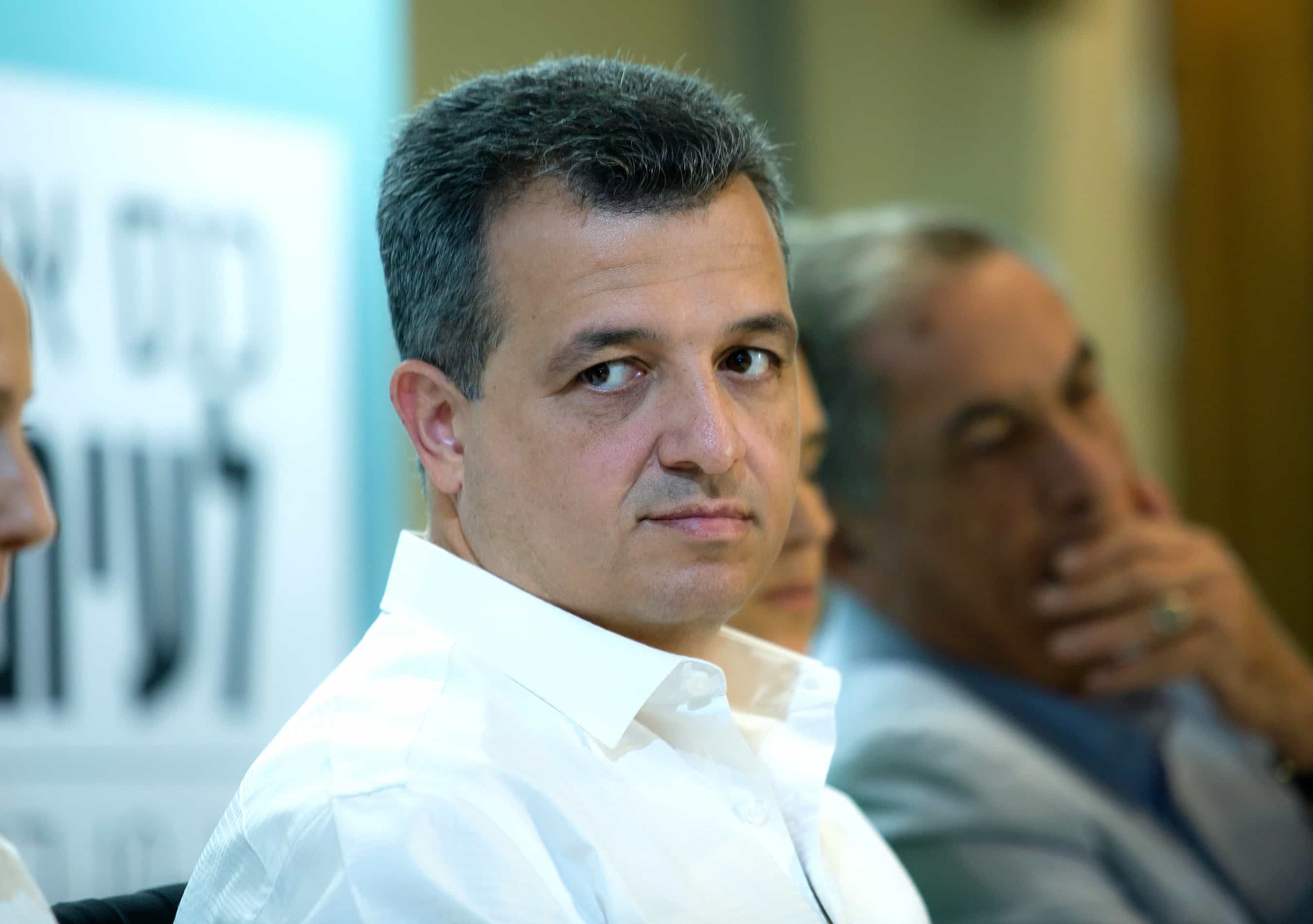 ראש עיריית רמת גן הודיע על פיטורי סגנו בשידור חי