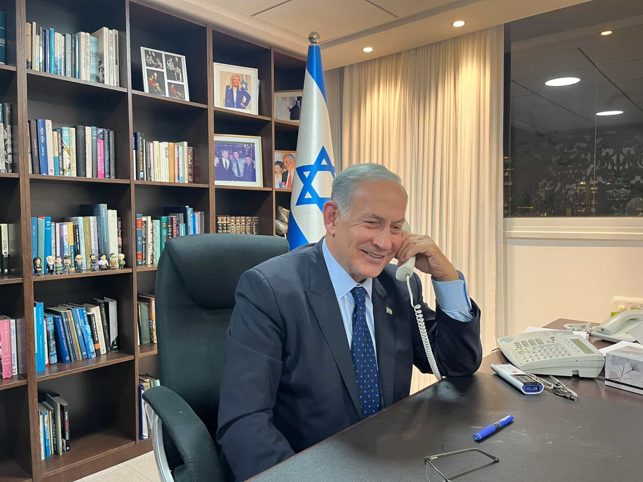נתניהו לטייס ההודי, קפטן סמית מאצ'הר: "אתה גיבור - מזמין אותך להשיא משואה" | צפו בשיחה המרגשת