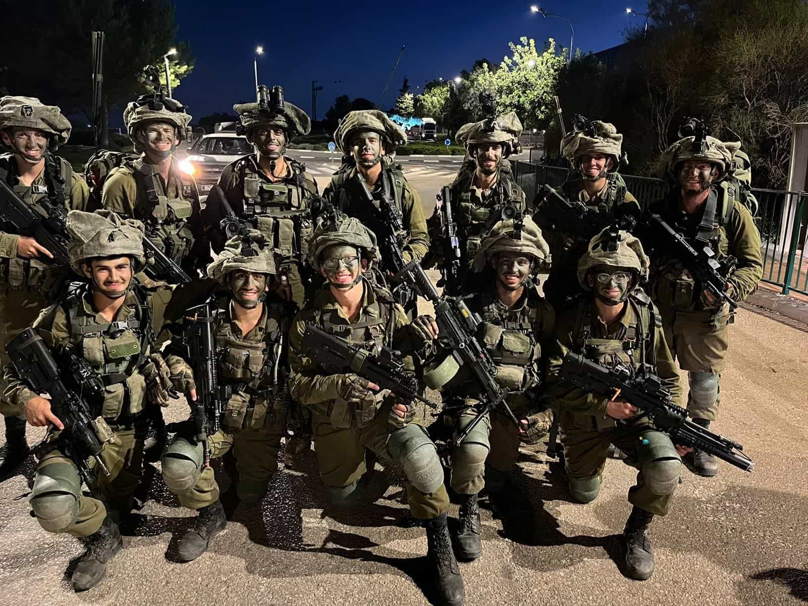 גם בגשם: לוחמי סיירת גולני שומרים עלינו ומונעים חדירת מחבלים ומסתננים במרחב התפר