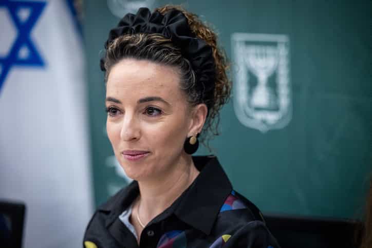השרה סילמן מגיבה לזיכוי: "אילו רק הייתי שופטת שנזרקה עליה נעל"