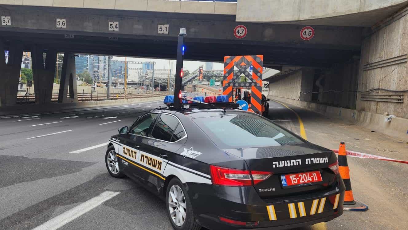 בשל התהפכות משאית: כביש 90 נחסם באזור ים המלח