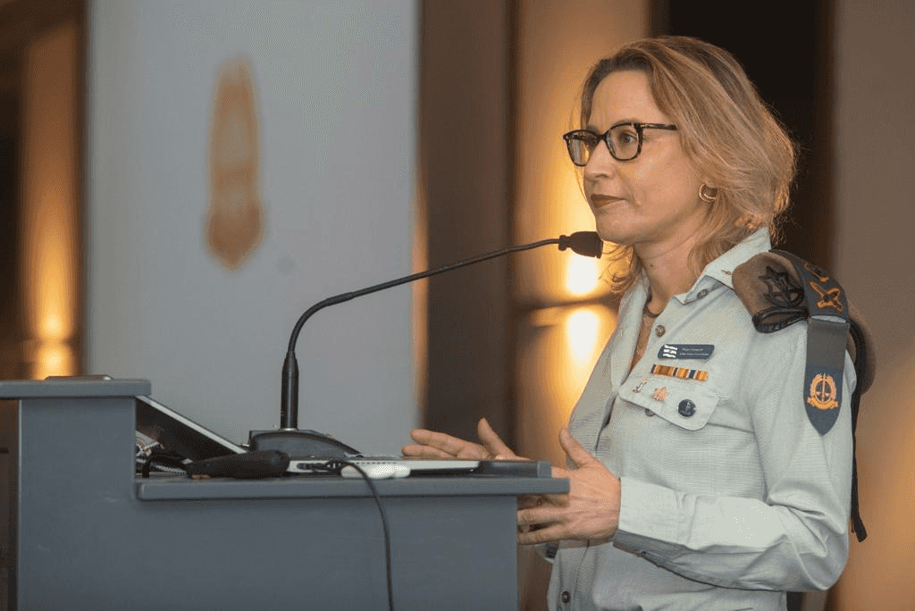 שר הביטחון אוסר על הפצר"ית להשתתף בכנס של לשכת עורכי הדין