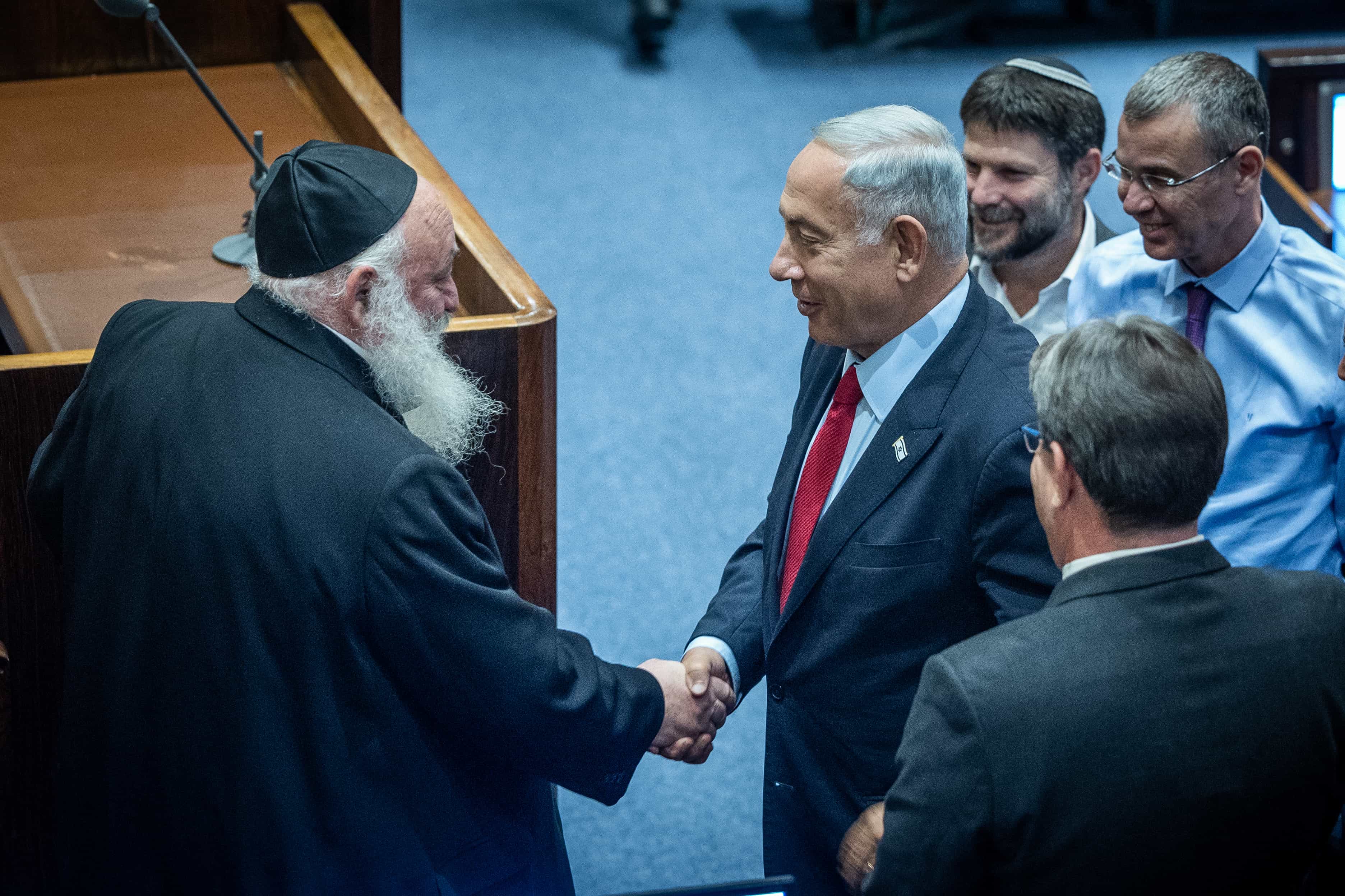 נותנים הזדמנות | ביהדות התורה יתמכו בקואליציה