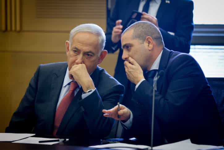 יו"ר הקואליציה קיבל מעטפה: "נצליח לפגוע בלי להתגלות"