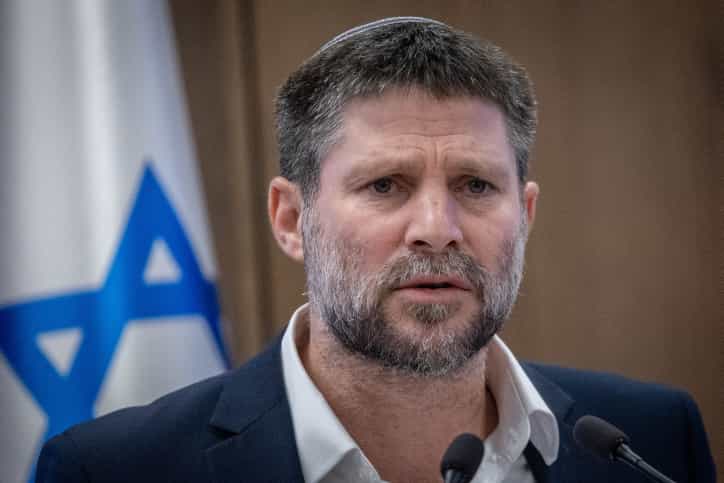 סמוטריץ': "איזנקוט ויאיר גולן יחזירו לאחור את כל המהלכים החשובים שעשינו ביהודה ושומרון"