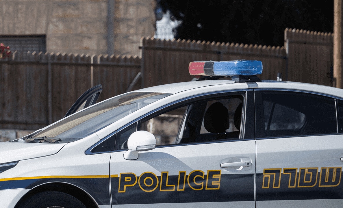 אזהרה חריפה ממבקר המדינה: המשטרה הפעילה האזנות ומעקבים ללא אישורים מספקים