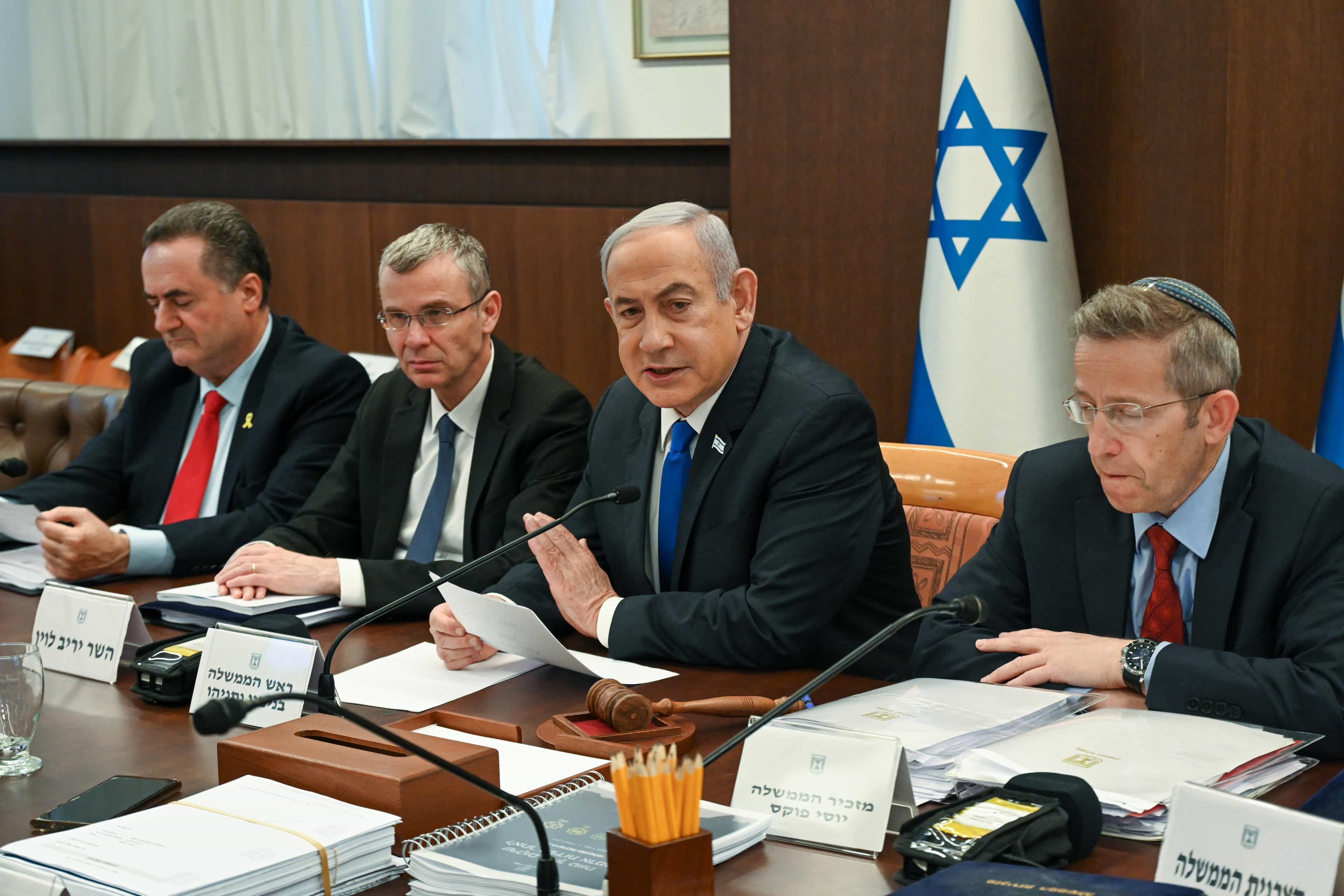 היועצת המשפטית לכנסת מבהירה: "מעולם לא ניתנה חוות דעת לעניין חוק התפזרות בקריאה טרומית"