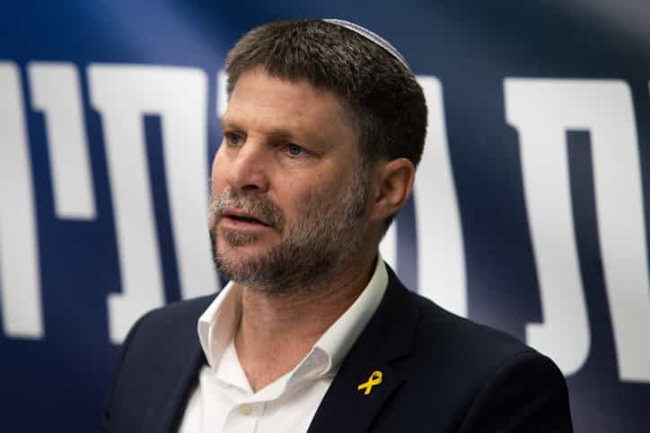 סמוטריץ' על ניסיון הפגיעה במטוס: "מי שניסה לרסק מטוס ולרצוח 180 ישראלים - דינו כמו רוצח"