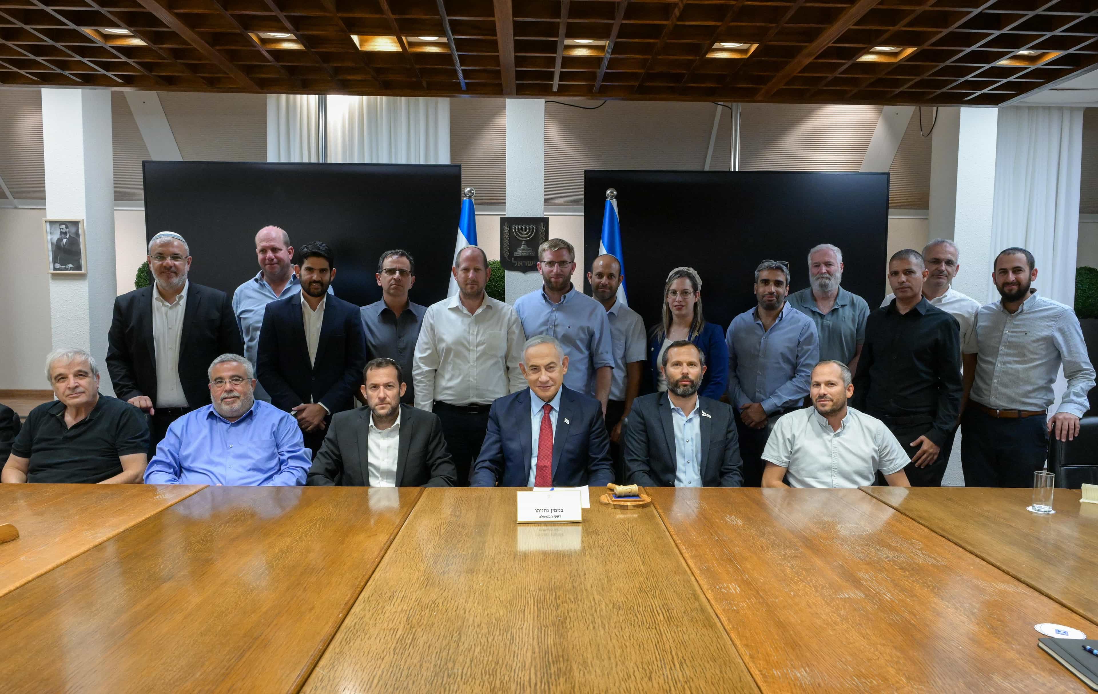 רה״מ נתניהו לראשי רשויות ביו״ש: ״פועלים על מנת לבלום סנקציות כנגד מתיישבים וארגונים״