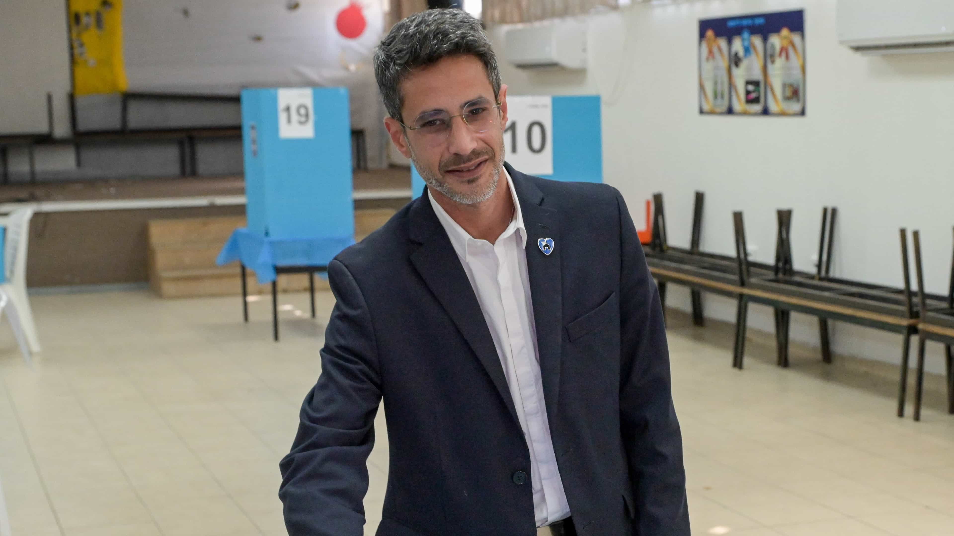 לאחר ספירת הקולות: אביחי שטרן ימשיך בתפקיד ראש העיר קריית שמונה