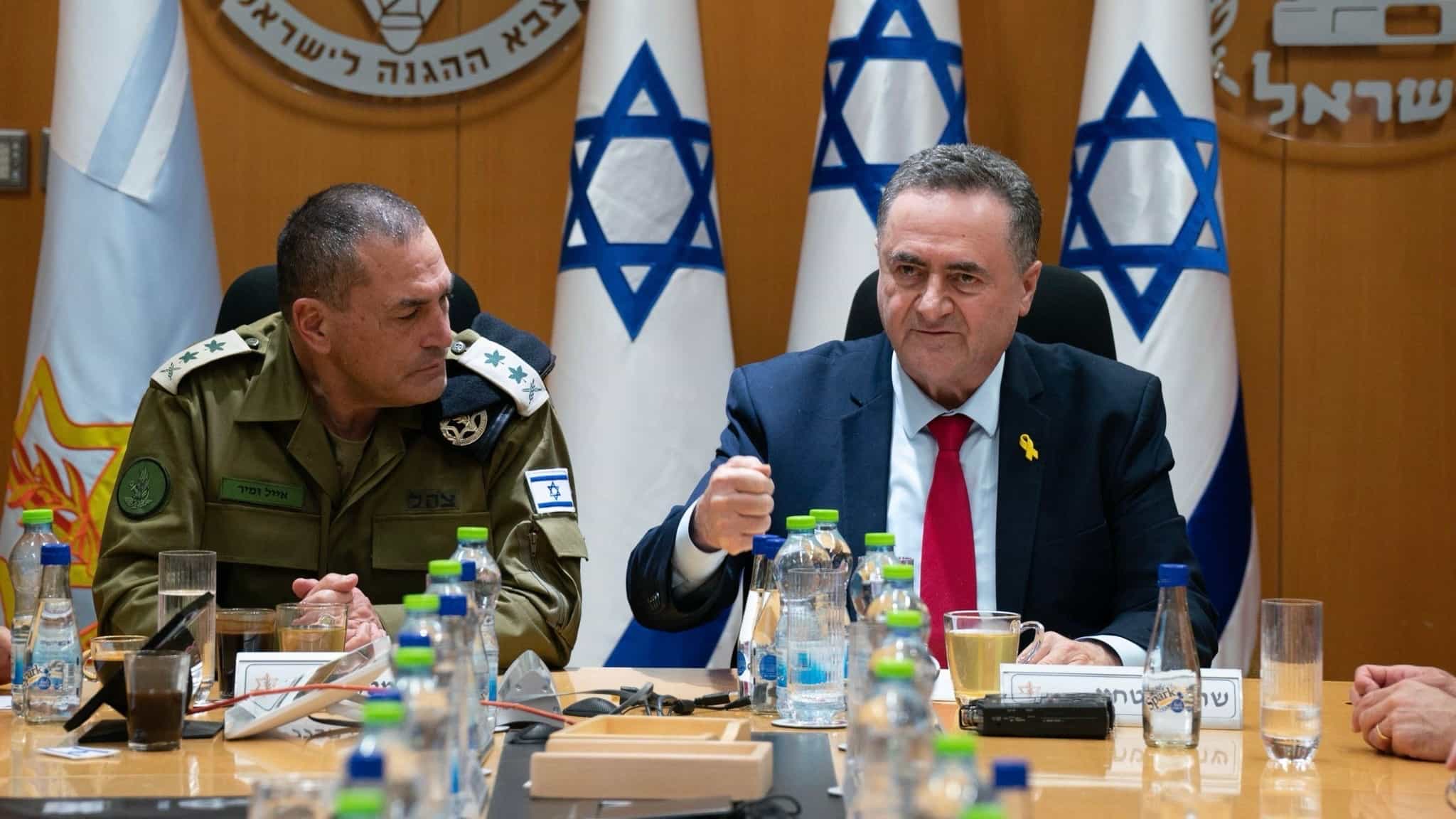 שר הביטחון מאשר: "תקפנו בתימן - שדה התעופה בצנעא ייהרס שוב ושוב"