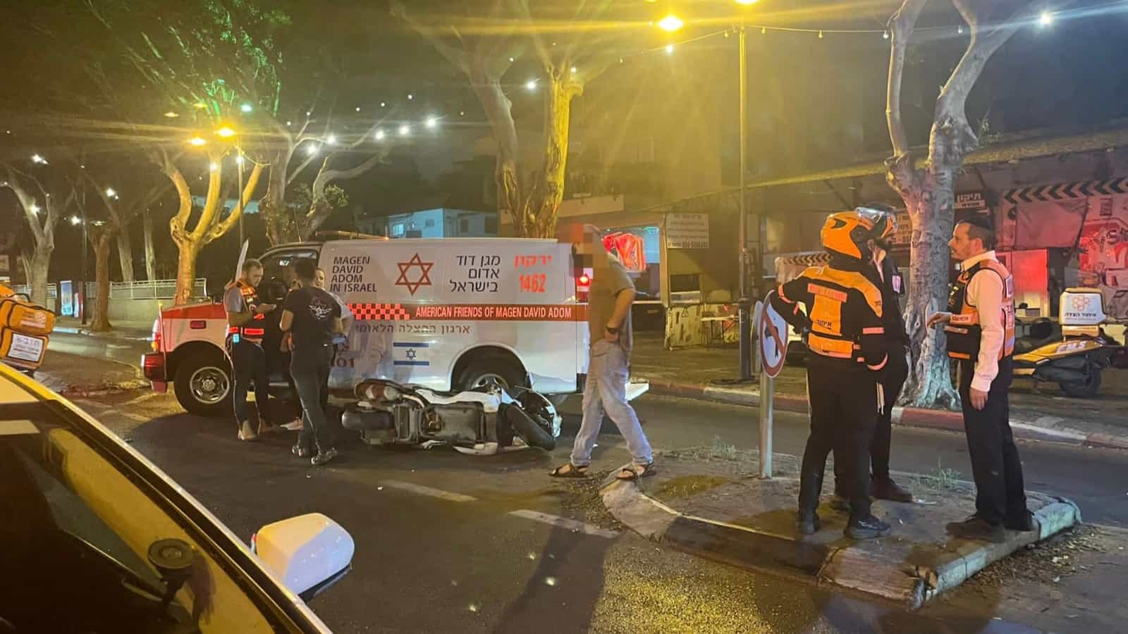 פתח תקווה: רוכב אופנוע נפצע בינוני בתאונה