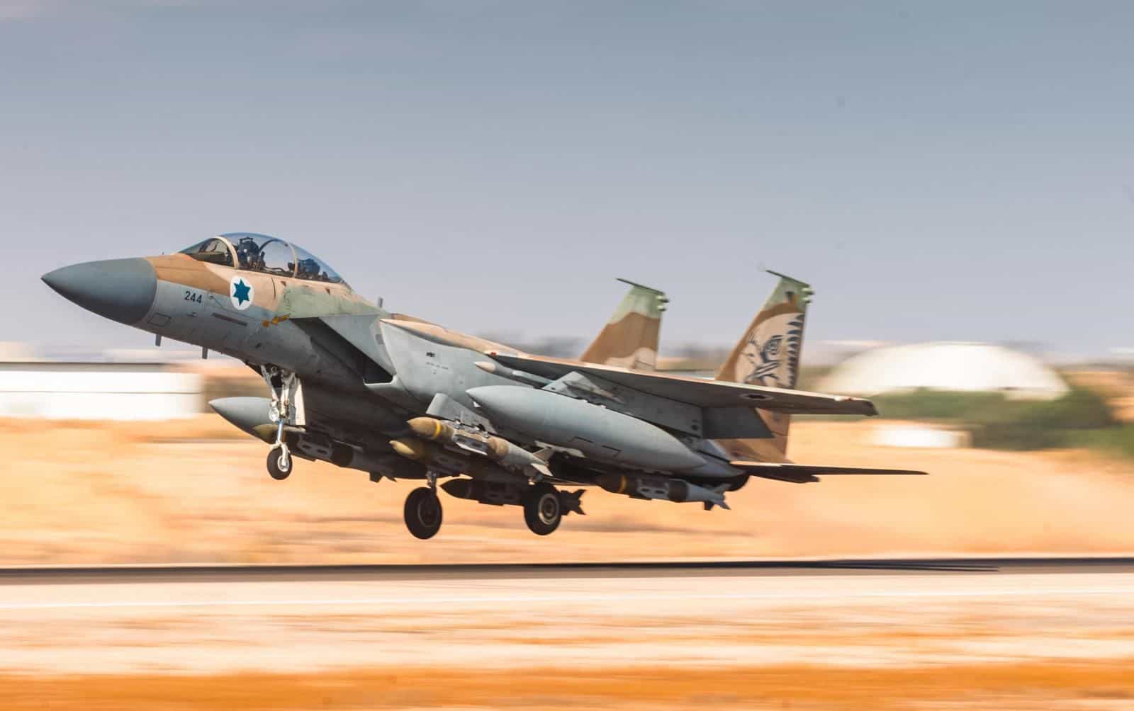 דיווח: מטוסי קרב ישראליים תוקפים בתימן