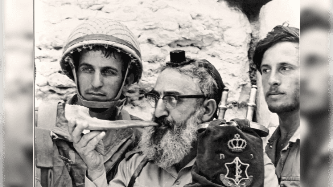 יום ירושלים | דבריו המרגשים של הרב גורן בשחרור הכותל