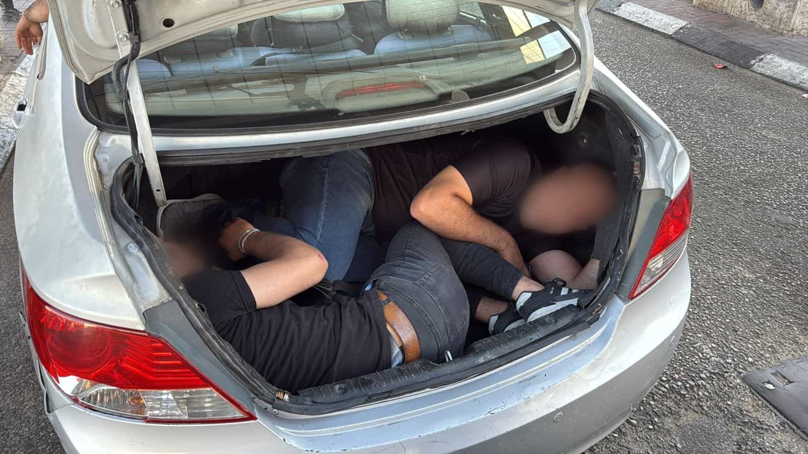 מה היה בתוך תא המטען במחסום חיזמא? | צפו בתיעוד