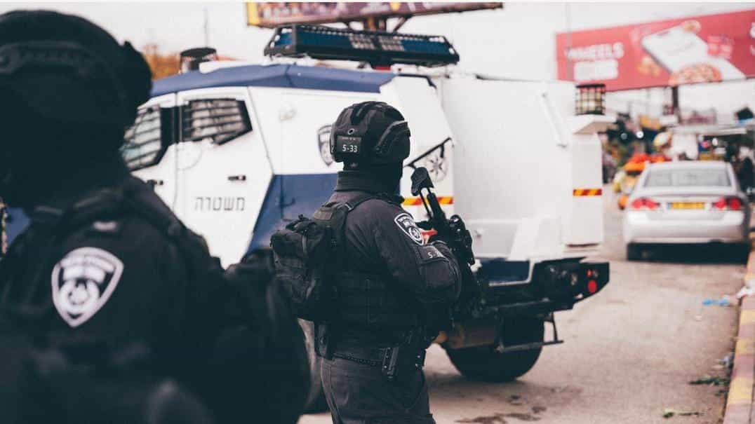 שלושה ערבים נעצרו, סמוך לפורת, כשברשותם ציוד פריצה מתקדם