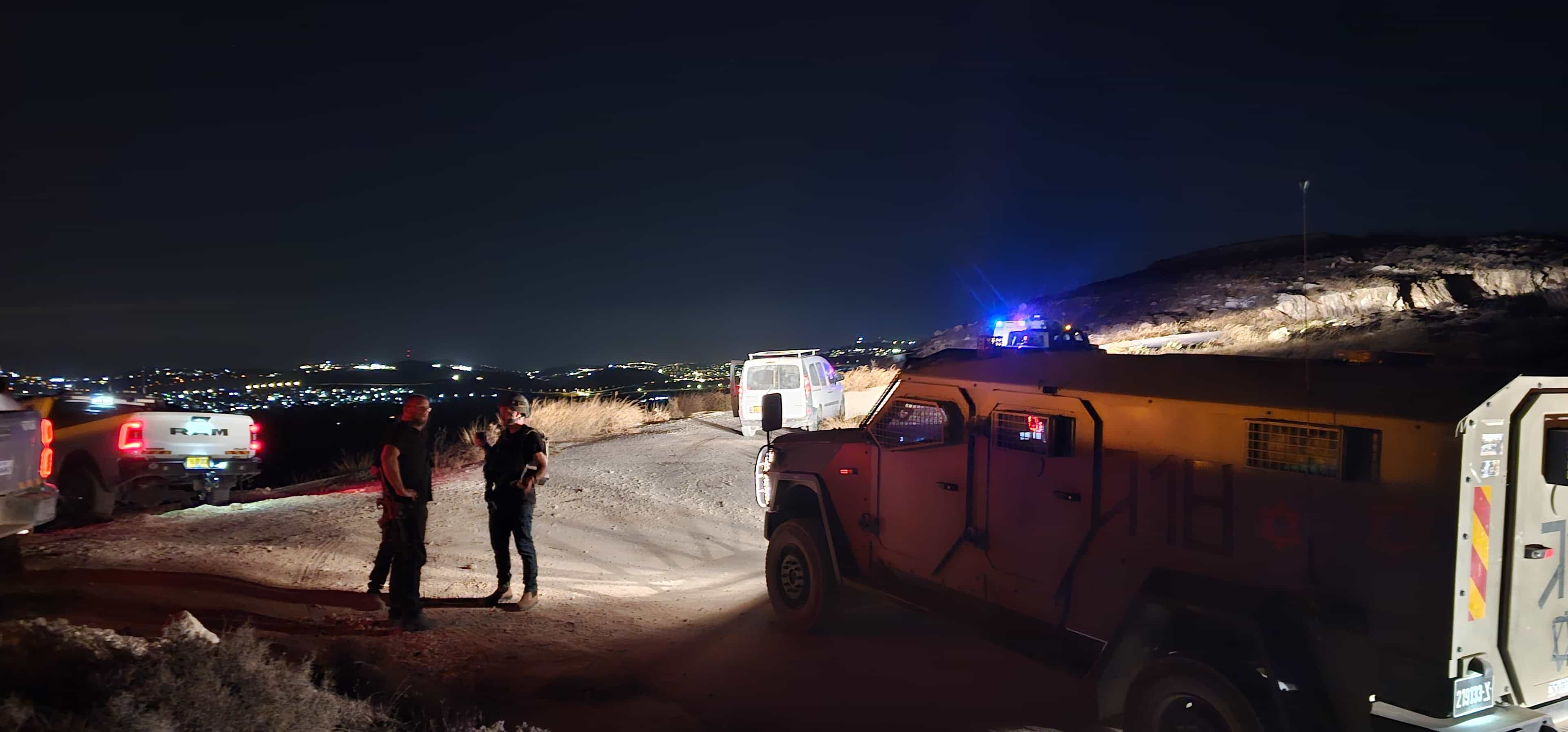 כפסע מאסון: מחבל פתח באש מטווח קצר לעבר תושבים בגבעה - ונמלט