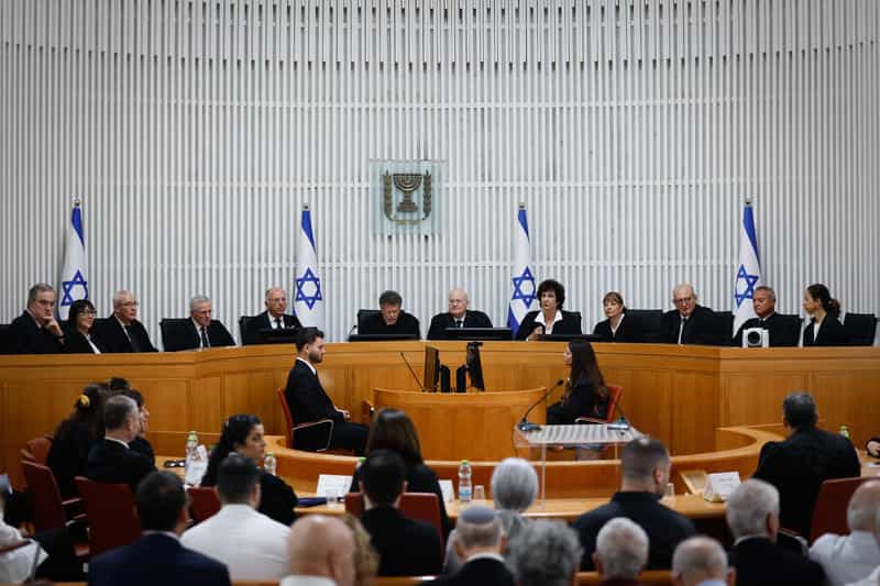 בג״ץ מרחיב את ההרכב: שבעה שופטים ידונו בעתירות להקמת ועדת חקירה