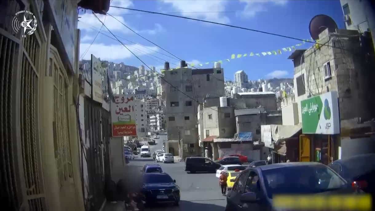 צפו | מסתערבי מג"ב עוצרים מבוקש בלב העיר שכם