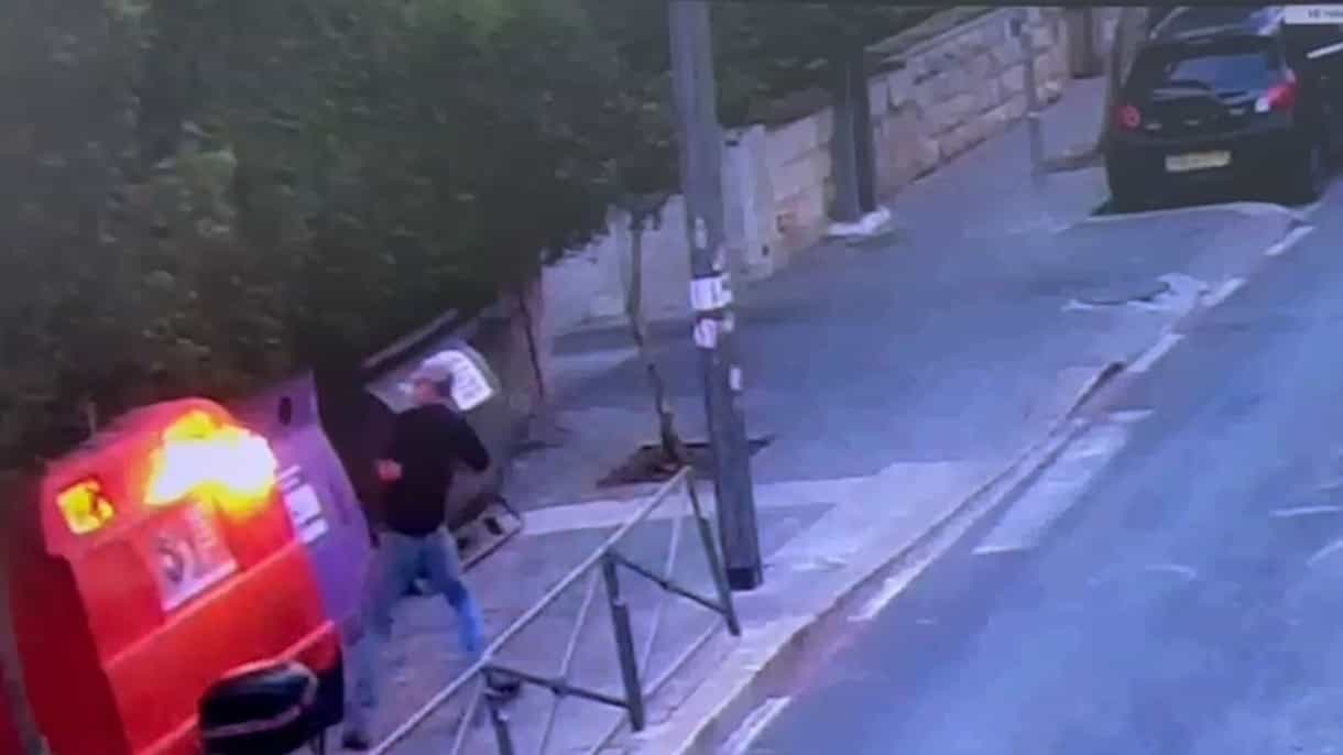 מצית ובורח - תיעוד מההצתות סמוך לבית רה"מ | המשטרה תגיש בקרוב כתבי אישום