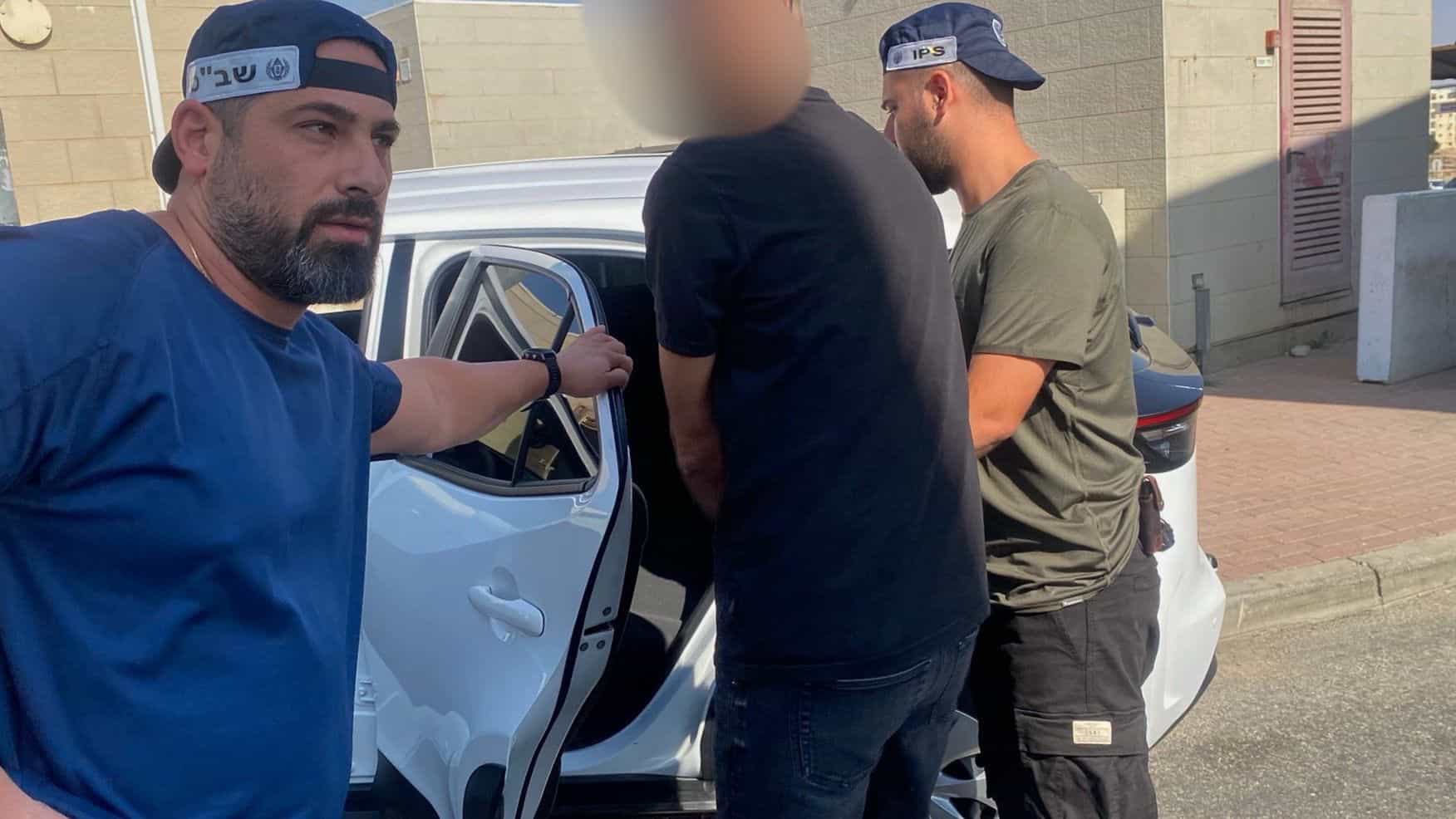 ניסה לחמוק מעבודות השירות - ונעצר במחסום חיזמה