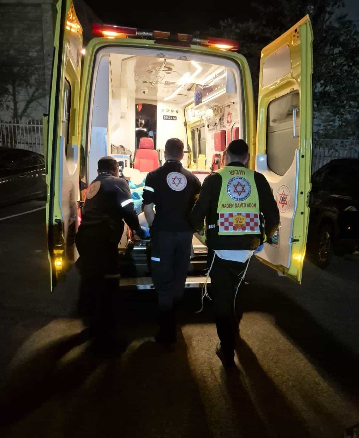 נתניה: בת 87 נפצעה בינוני לאחר שנפלה בביתה
