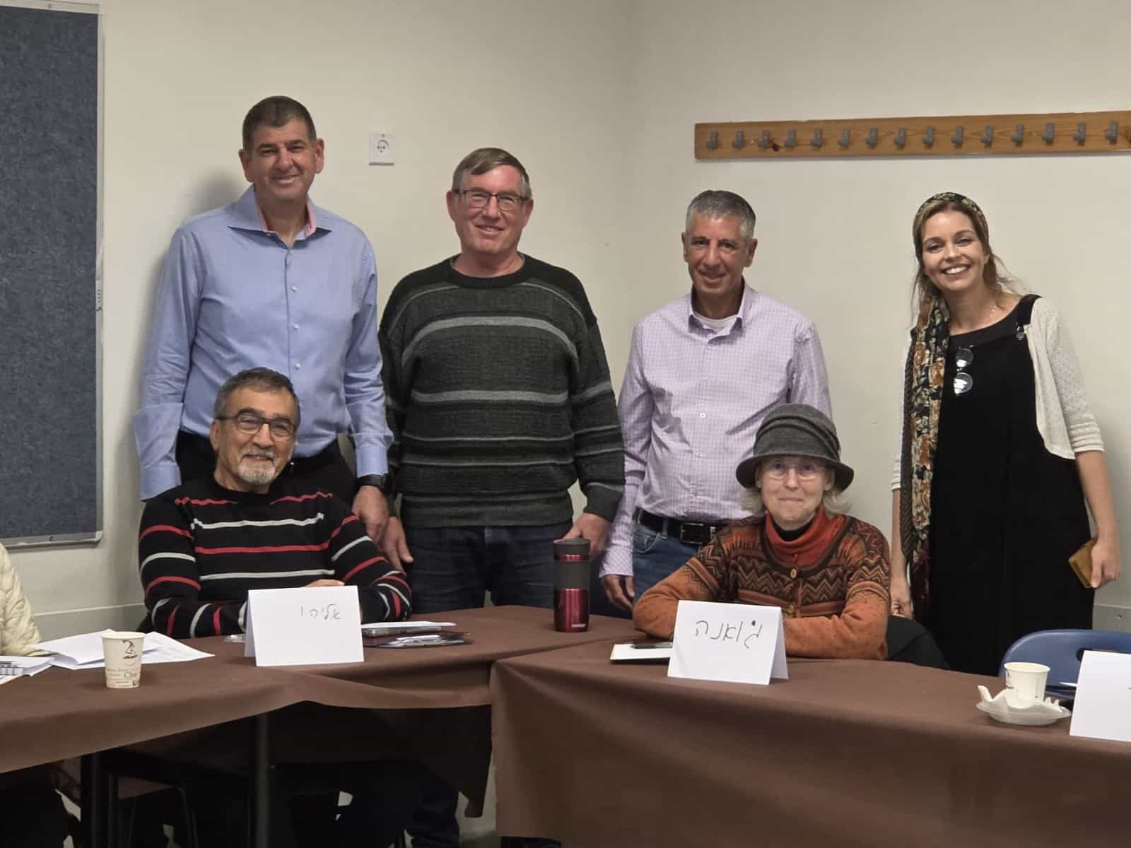 בגבעת שמואל מחברים בין אזרחים וותיקים לתלמידי בית ספר