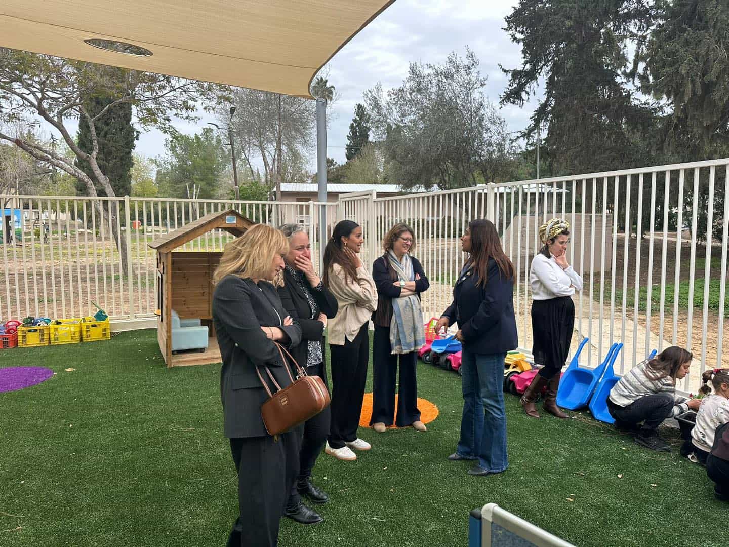 ‏חברת הכנסת דבי ביטון הגיעה לסיור בכיתת תקשורת בקיבוץ ברור חיל
