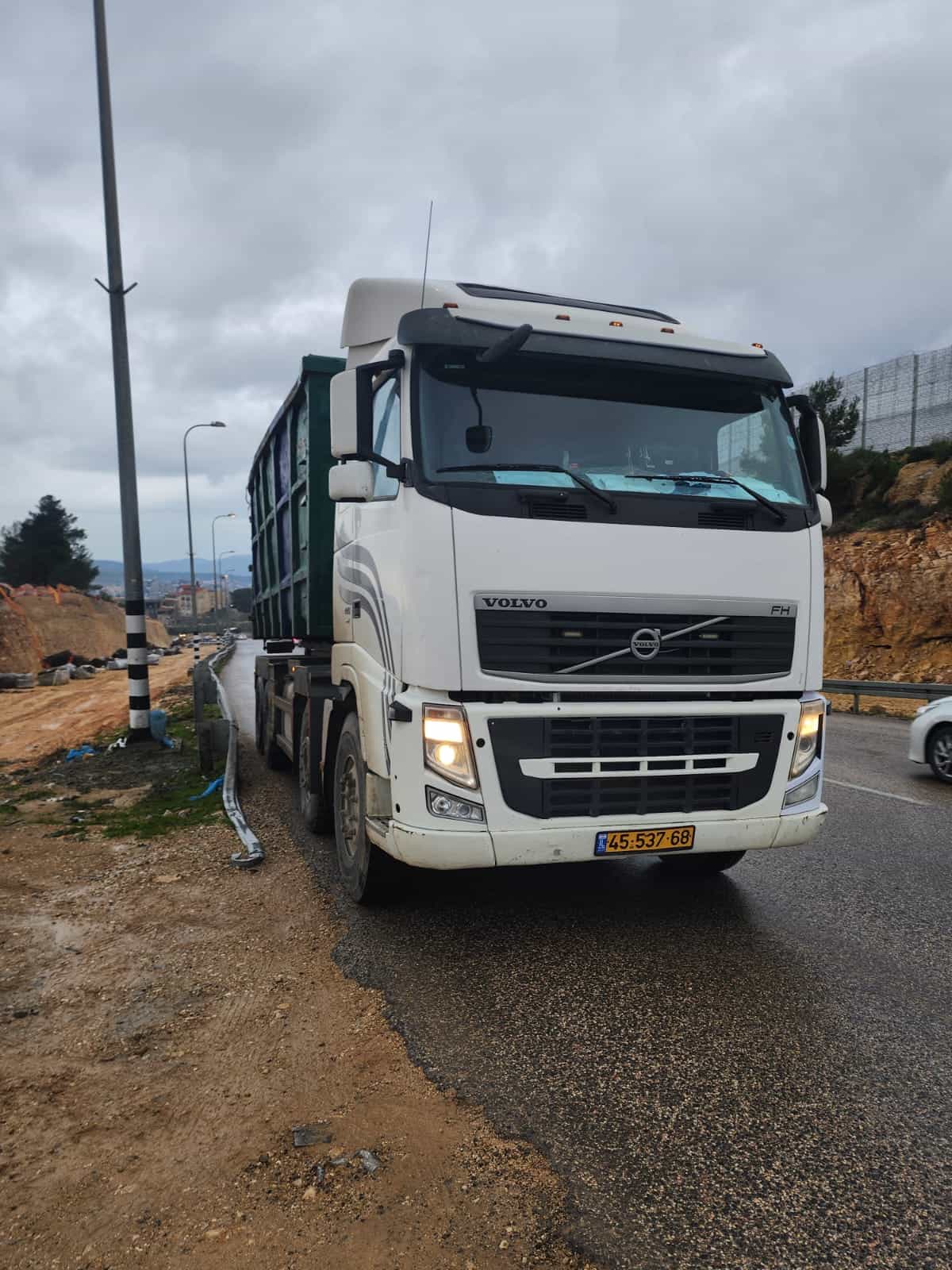 המאבק בטרור שריפות הפסולת ביו"ש | המנהל האזרחי סיכל הברחת 100 טון פסולת