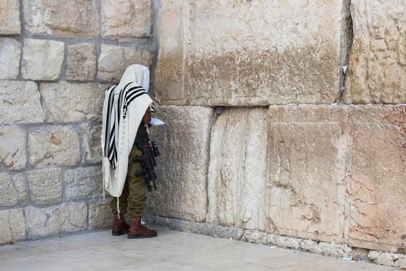 הקרב על הזהות היהודית | בג"ץ דוחק לקביעת עובדות בשטח הכותל בניגוד לעמדת הרבנות