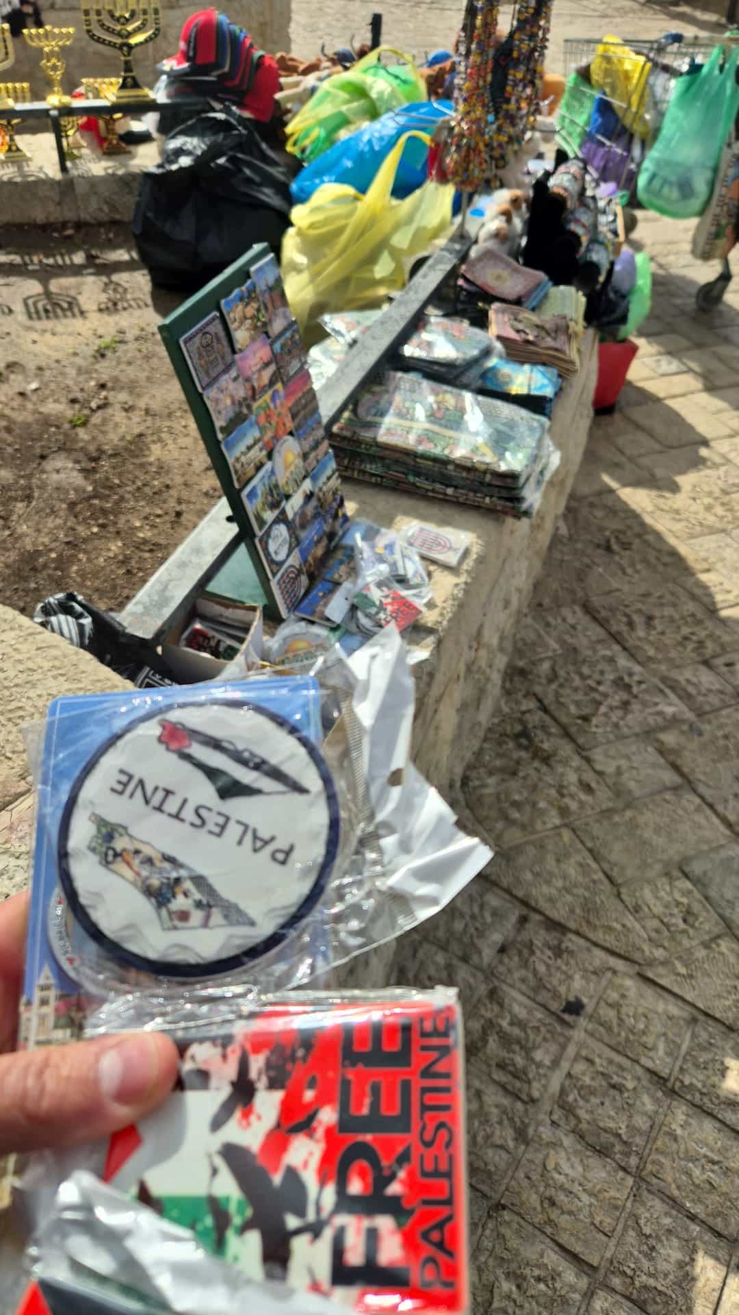 מדינה פסיכית! תראו מה מוכרים ליד הכותל