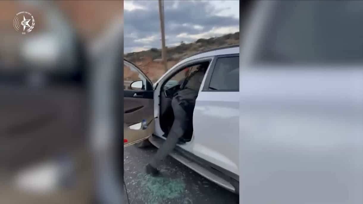 שב"חים בבגאז' ומתחת לרגלי הילדים | צפו במעצר של לוחמי מגב איו"ש