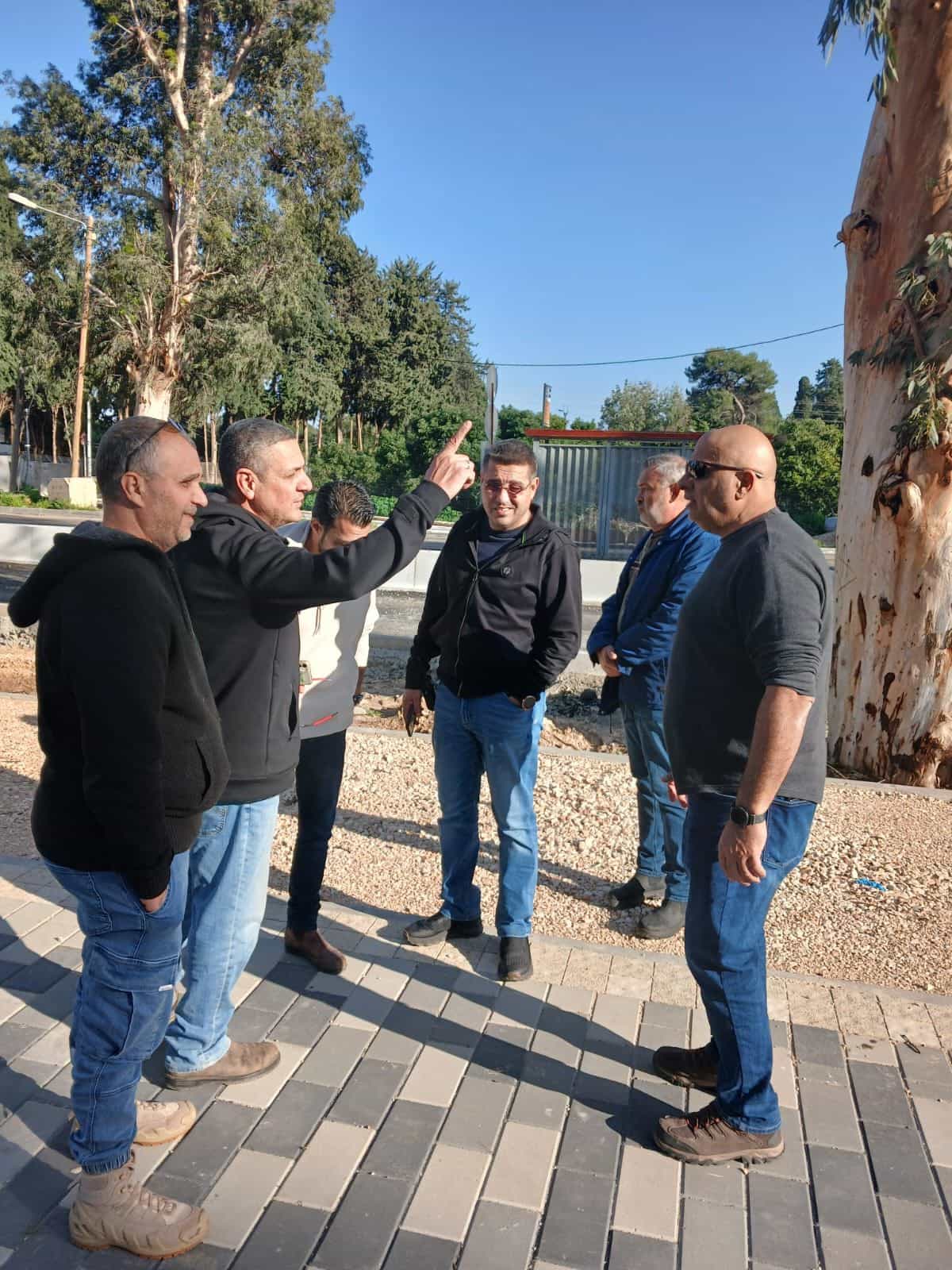 הנהלת עיריית עכו ביצעה סיור שטח בכרם האומנים