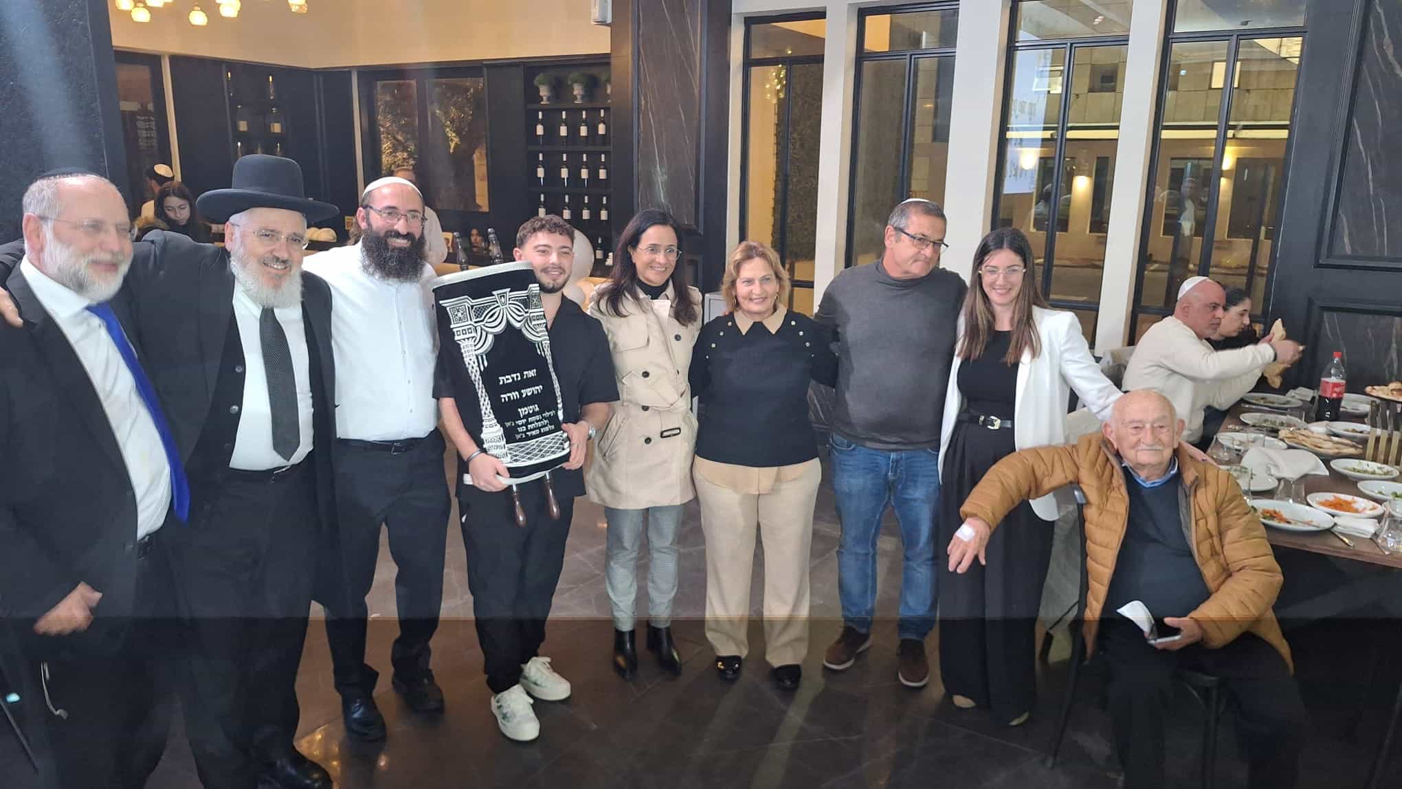 פדוי השבי אלמוג ג'אן הכניס ס"ת לע"נ אביו