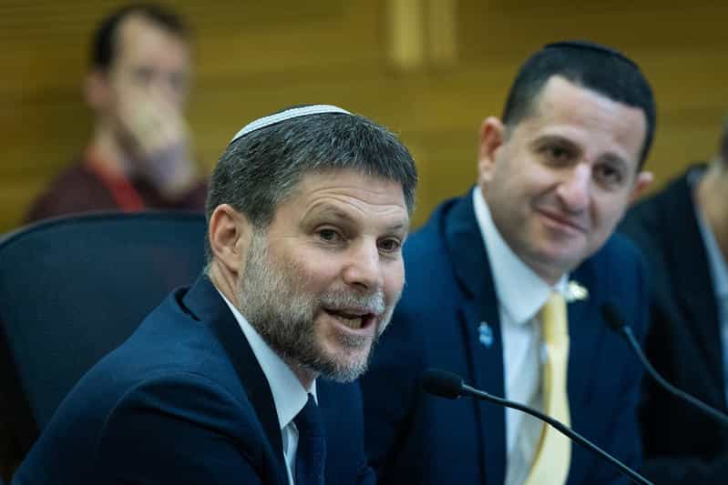 סמוטריץ' מגיב לפסיקת סולברג: "המציאות היא לא AI, אייזנקוט ושותפיו יקדמו הסכם 'שלום' עם אבו מאזן"