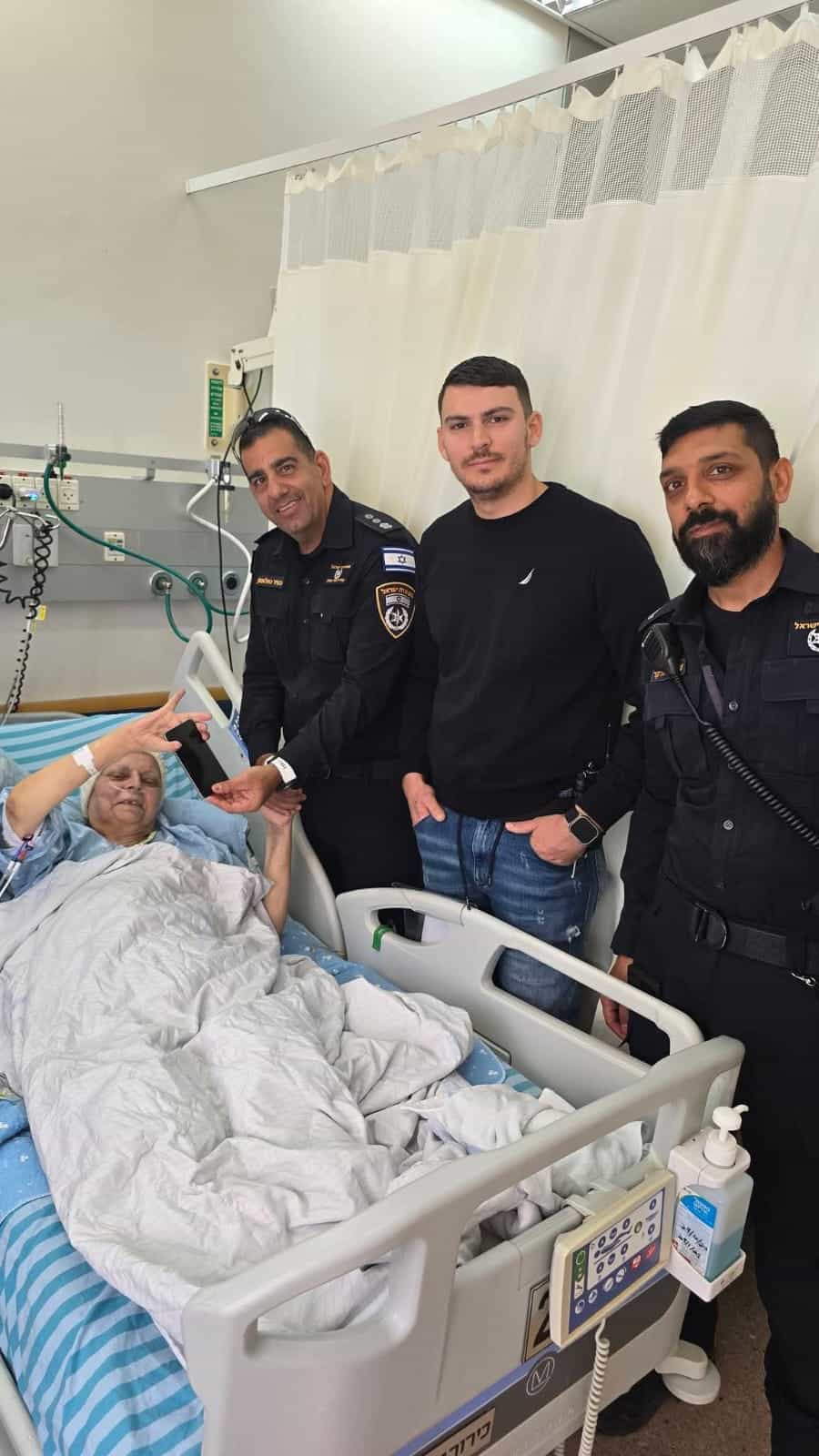 צפו | בדואי גנב פלאפון מחולה אונקולוגית ב'סורוקה' - השוטרים לא נחו עד שהחזירו לה את החיוך