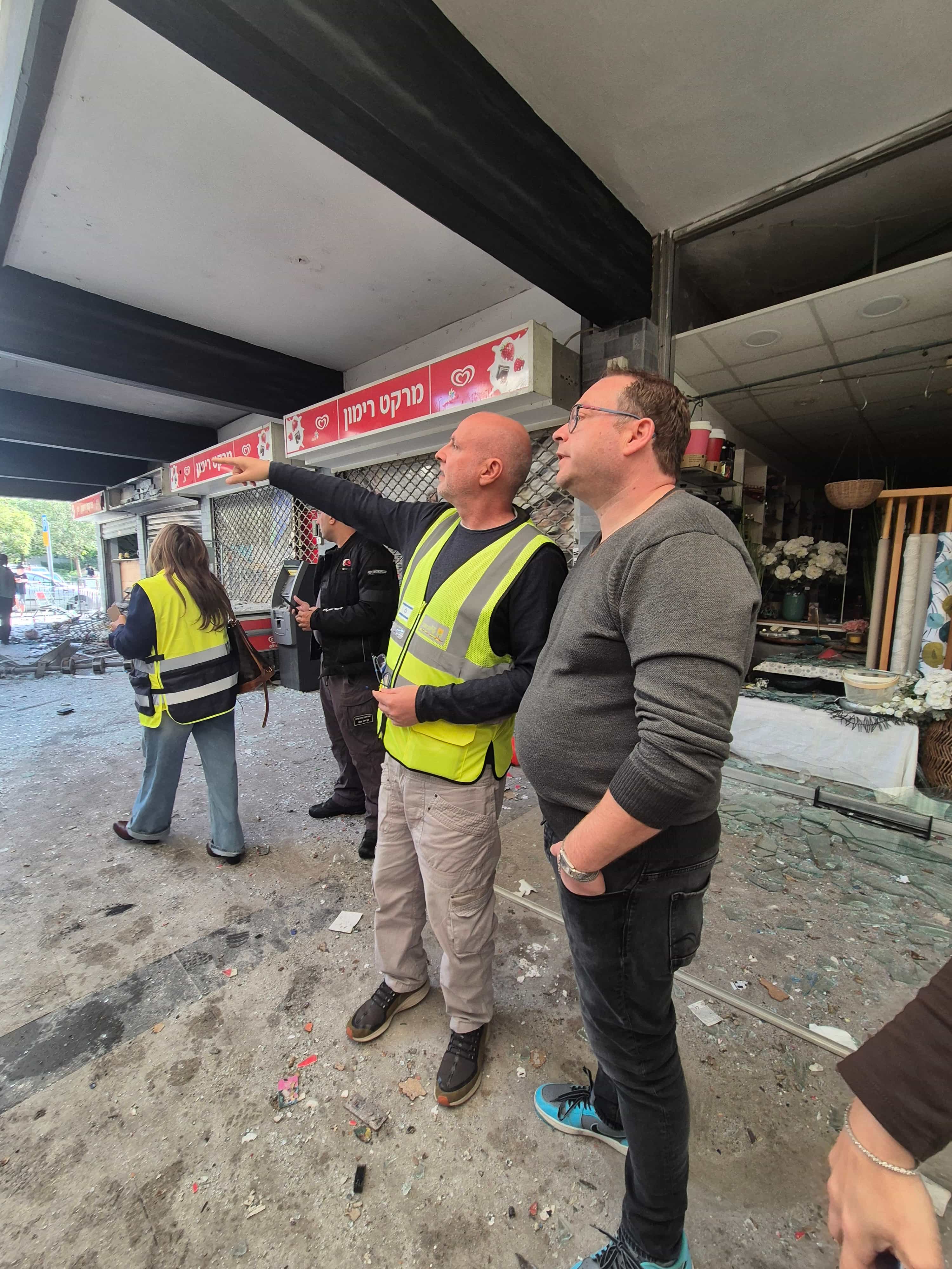 הנהלת עיריית קריית אונו בסיור חירום במרכז רימון