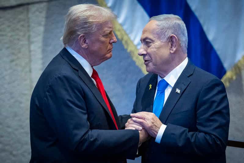 רגע לפני הבחירות בישראל | טראמפ שיתף סקר: "גוש נתניהו מוביל"