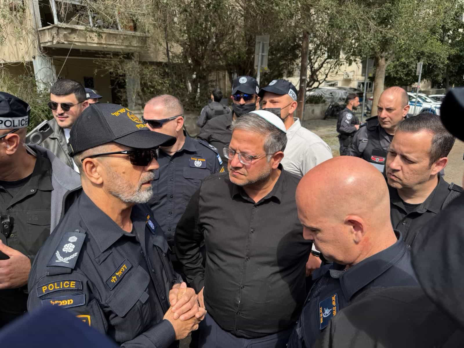 בן גביר לא מתנצל, השגריר האקבי תוקף: "מעשיו בזויים, בגד בכבוד עמו"